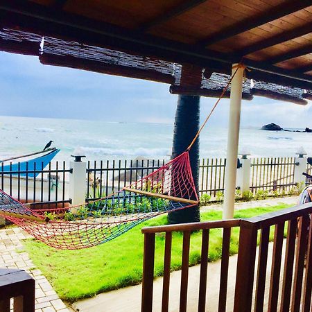 Janas Blue Water Corner Hotel Trincomalee Eksteriør billede