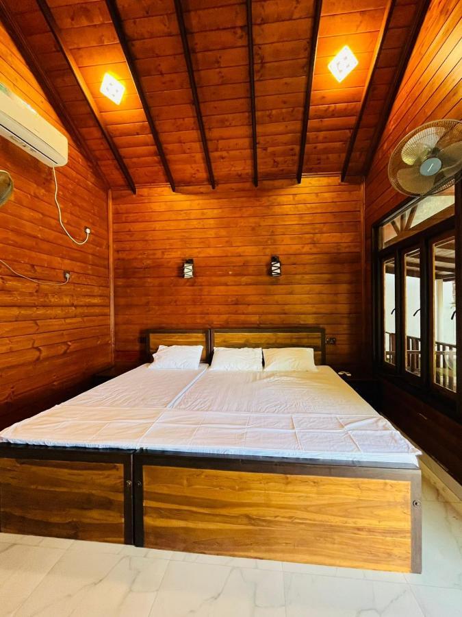 Janas Blue Water Corner Hotel Trincomalee Eksteriør billede